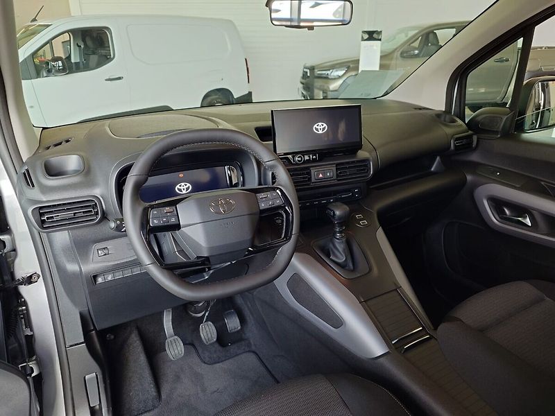 Toyota ProAce City Verso LWB 1.5D 6MT - fotka 6 z 8