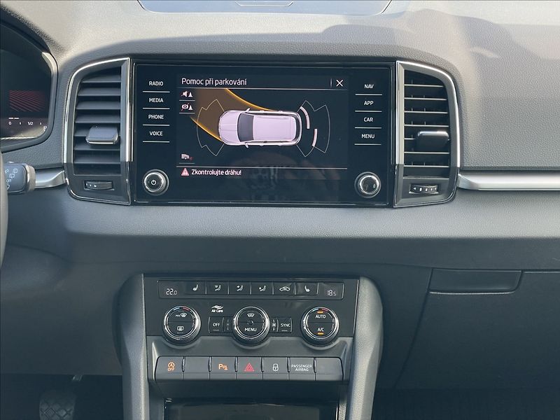 Škoda Karoq 1,5 TDI Ambition LED+PDC TAŽNÉ - fotka 12 z 24