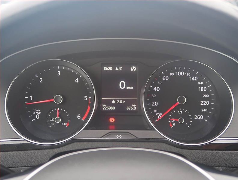 Volkswagen Passat (2016) 1.6 TDI, Serv.kniha, Navi - fotka 11 z 15