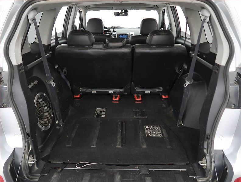 Mitsubishi Outlander (2009) 2.2 DI-D, 4X4, 7 míst, Navi - fotka 14 z 22