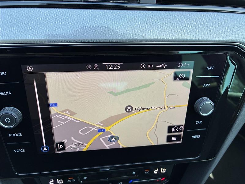 Volkswagen Passat 2,0 TDI TAŽNÉ KAMERA EL.KUFR - fotka 19 z 29