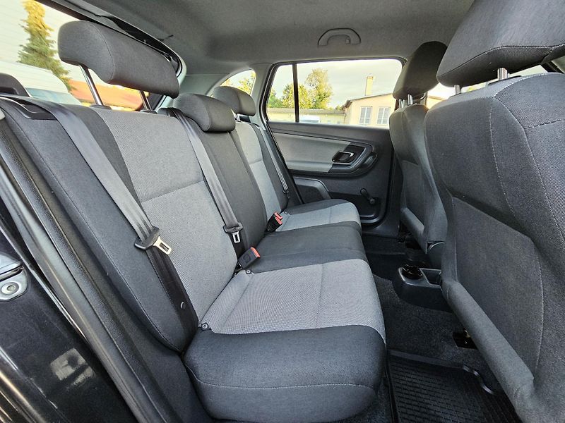 Škoda Fabia 1.2 TSI 63kW,KLIMA,1.MAJITEL - fotka 32 z 49