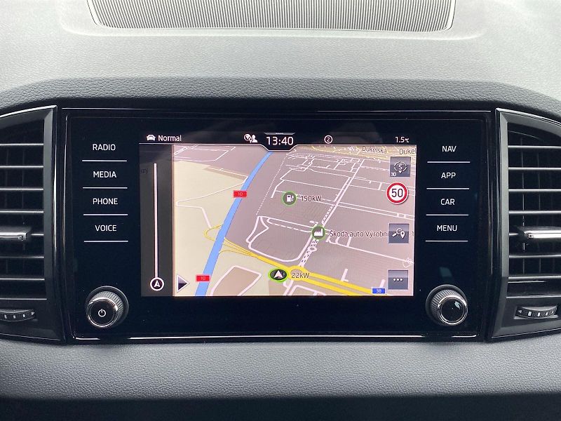Škoda Karoq (2025) 2.0 TDI 4x4 DSG SportLine - fotka 14 z 39