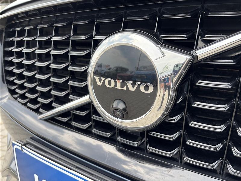 Volvo XC90 2,0 B5 AWD Plus Dark - fotka 23 z 46