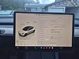 Tesla Model Y RWD 220kw TZ SOH 93,1 % - náhled 25