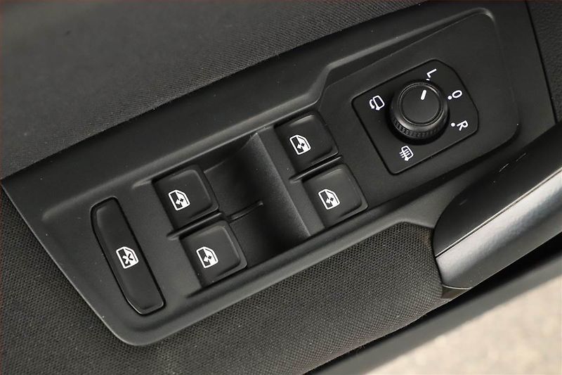 Volkswagen Tiguan (2019) Highline 2.0 TDI, ČR,1.maj - fotka 20 z 21