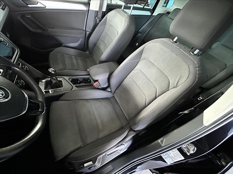 Volkswagen Tiguan 1,5   TSI 110kW,COMFORTLINE - fotka 21 z 26