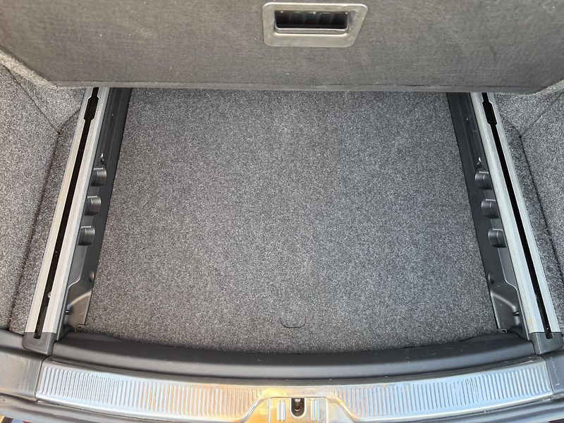 Škoda Superb (2014) 2,0TDI 125kW DSG ELEGANCE - fotka 70 z 81