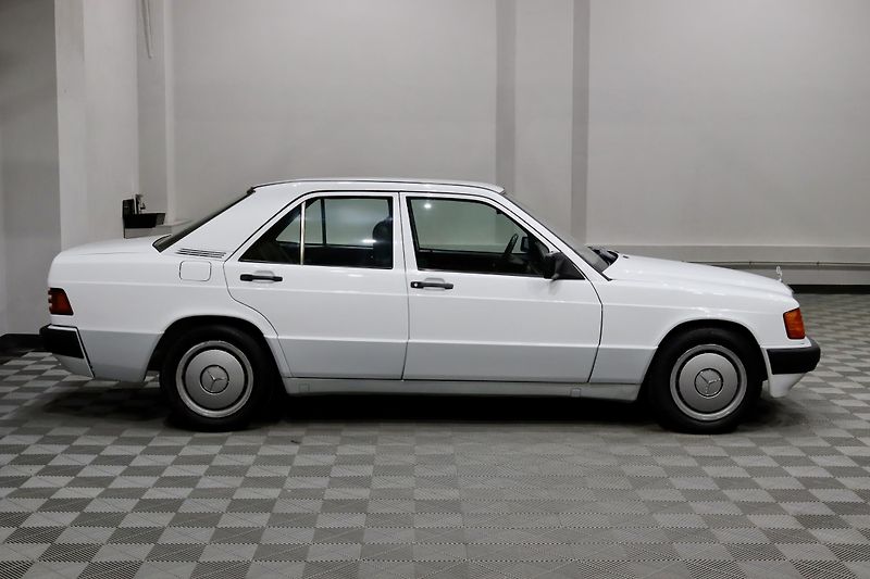 Mercedes-Benz 190 D 2.5 OM602 W201 - fotka 4 z 32
