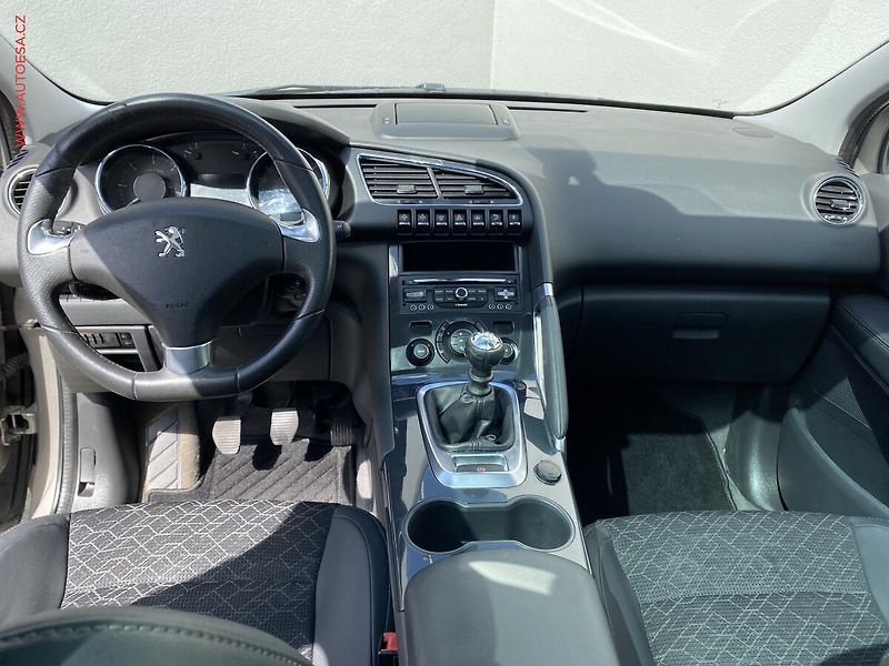 Peugeot 3008 (2016) 1.6 HDi, Allure, panor, navi - fotka 8 z 19