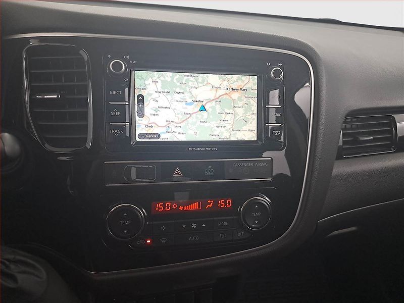 Mitsubishi Outlander (2019) 2.0, 4X4, Automat, ČR,1.maj - fotka 17 z 21