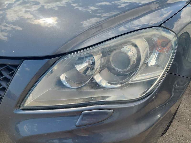 Suzuki Kizashi 2.4 4WD - fotka 12 z 59