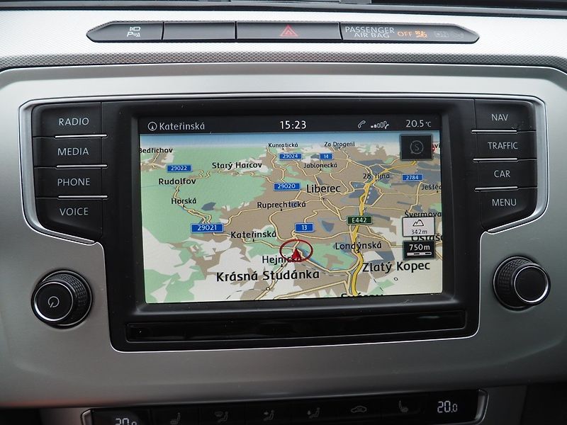 Volkswagen Passat (2016) 2.0 TDI 140 kW, DSG, 4Motion - fotka 34 z 48