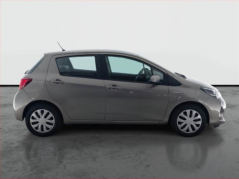 Toyota Yaris (2015) 1.5 Hybrid, Automat - fotka 6 z 16