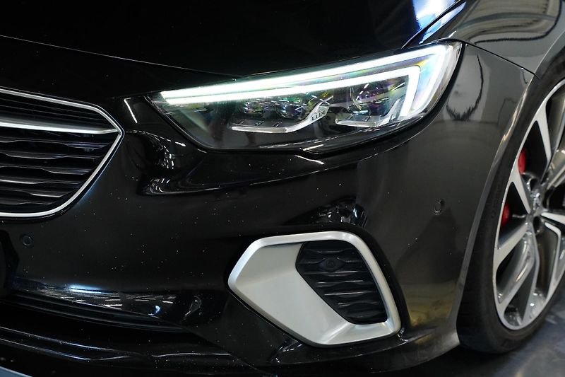 Opel Insignia - fotka 9 z 30