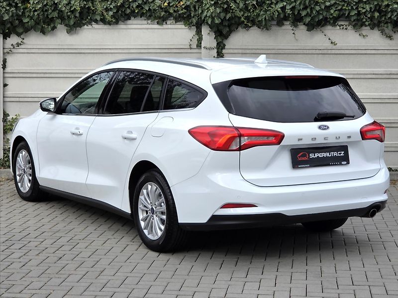 Ford Focus 1,5 EcoBoost 110kW AT Titanium - fotka 4 z 22