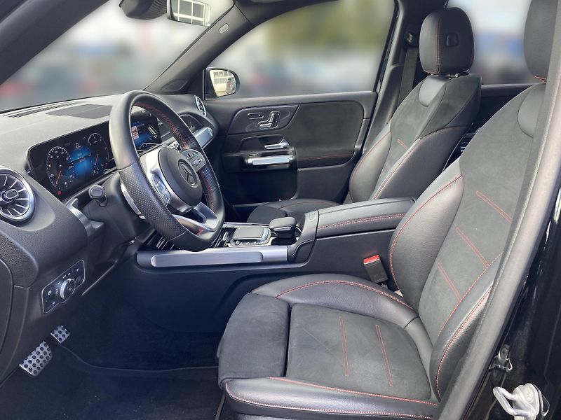 Mercedes-Benz GLB 200d 4M AMG - fotka 14 z 26