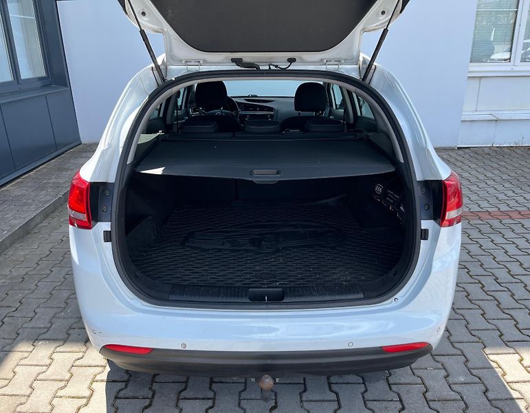 Kia Ceed Sportswagon Cool 1.6 GDI - fotka 21 z 23