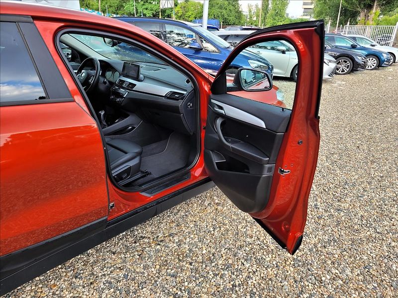 BMW X2 18i ,led,navi,kůže,výhřev - fotka 9 z 47