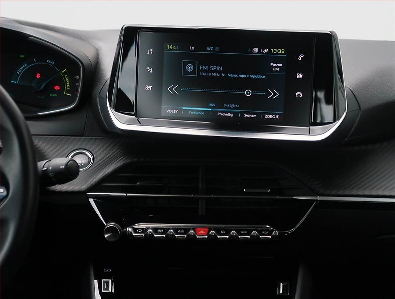 Peugeot 2008 (2021) Active 50 kWh, SoH 90% - fotka 12 z 22