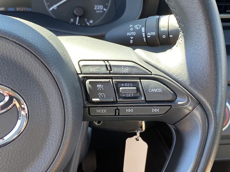 Toyota Yaris 1.5i, ČR-1m, ComTech, DPH - fotka 17 z 26