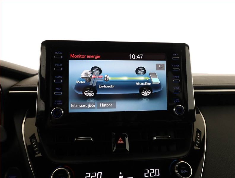 Toyota Corolla (2021) 2.0 Hybrid - fotka 13 z 19