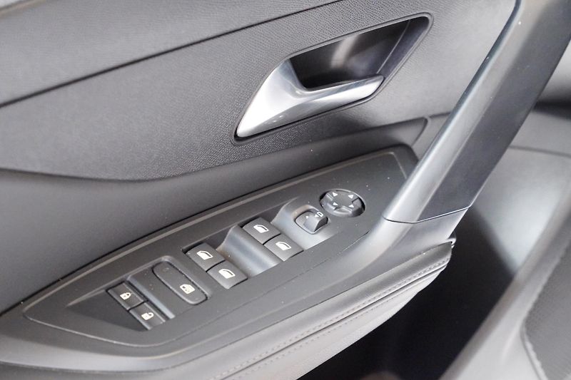 Peugeot 308 - fotka 13 z 30