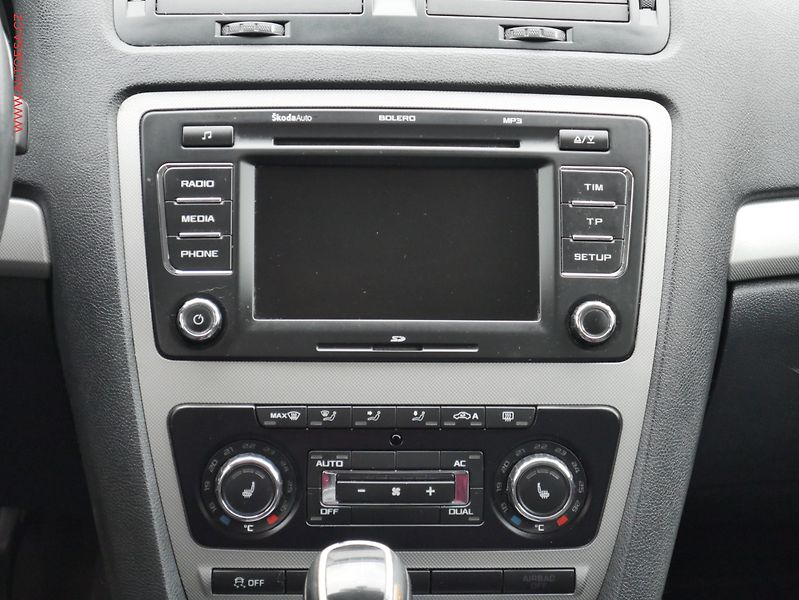 Škoda Octavia (2012) 1.6TDi, ČR, autoAC - fotka 11 z 22
