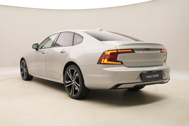 Volvo S90 B5 AWD BLACK ULTIMATE AUT CZ - fotka 11 z 62