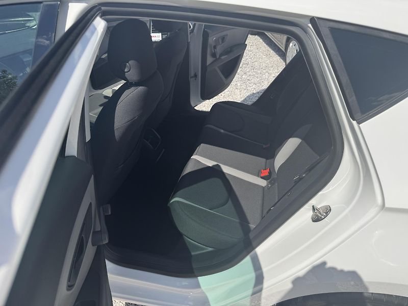 Seat Leon (2016) 1.2TSi,rezervace - fotka 20 z 38