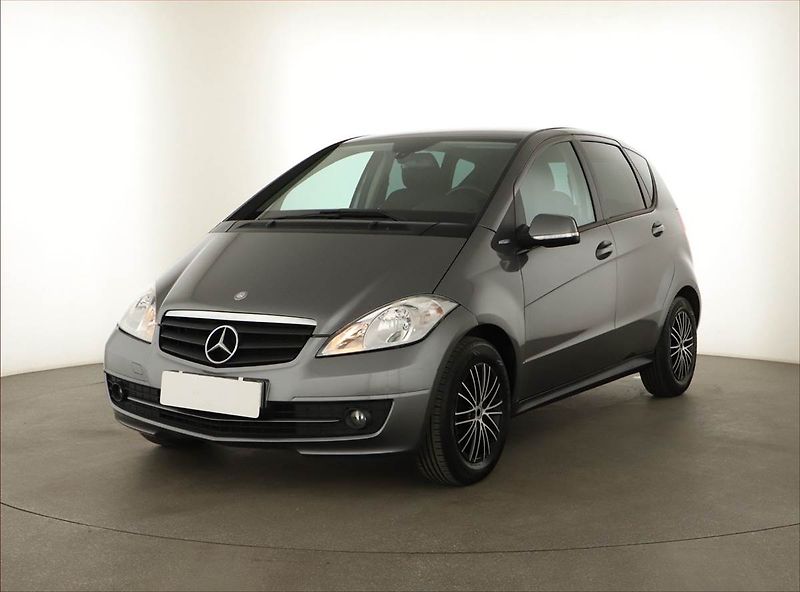 Mercedes-Benz Třídy A (2012) A 160, Vyhř. sedaček - fotka 2 z 15