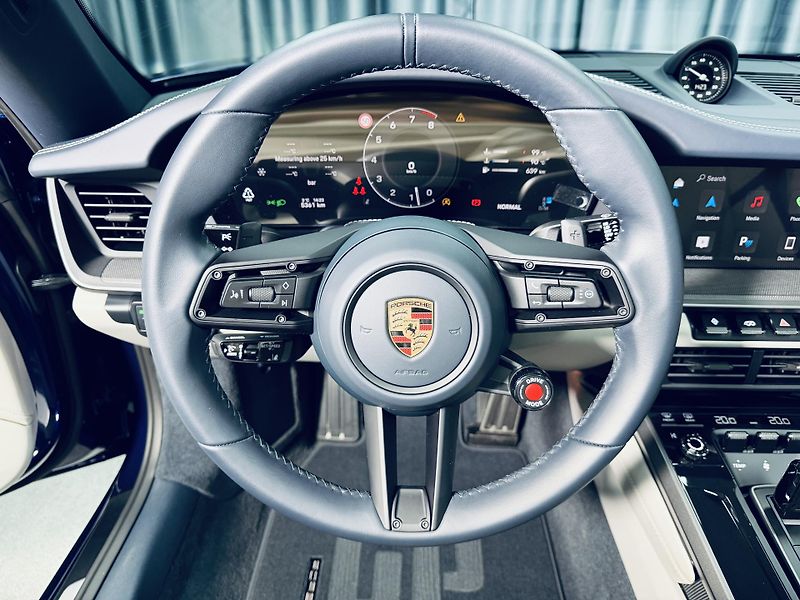 Porsche 911 (2025) 992.2*CABRIO*CHRONO*ZÁRUKA - fotka 28 z 44