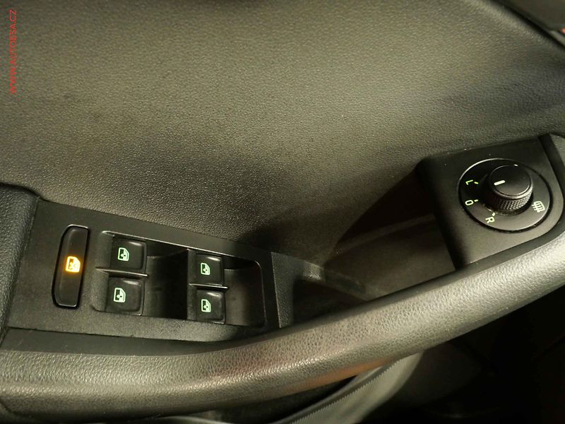 Škoda Octavia (2018) 2.0 TDi, 2.maj,ČR, DSG, park - fotka 14 z 24