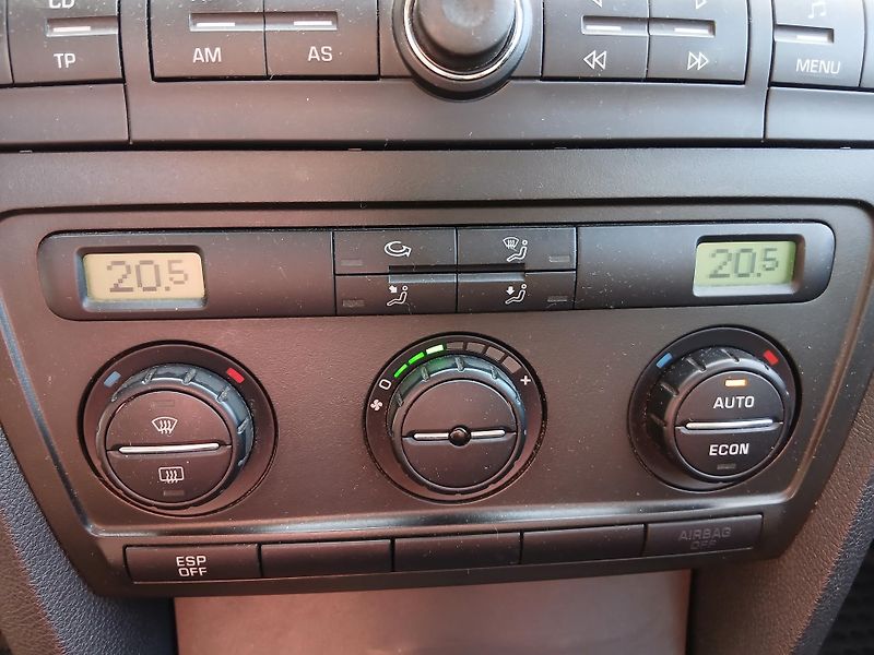 Škoda Octavia 2.0 TDi 4x4 - fotka 22 z 36