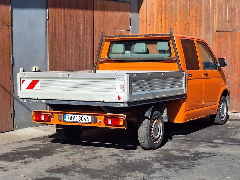 Volkswagen Transporter (2011) T5 2,0TDi DOKA 6míst valník - fotka 4 z 18