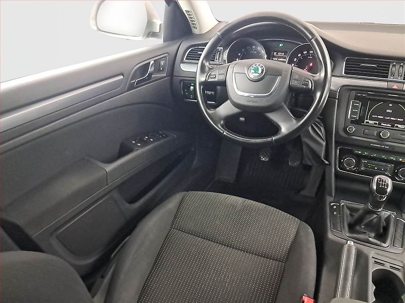 Škoda Superb (2010) Elegance 2.0 TDI, Navi - fotka 7 z 19