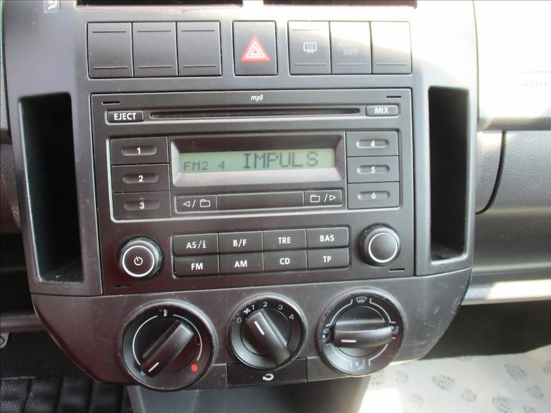 Volkswagen Polo 1,2 i,servisní kniha,ABS, - fotka 13 z 24