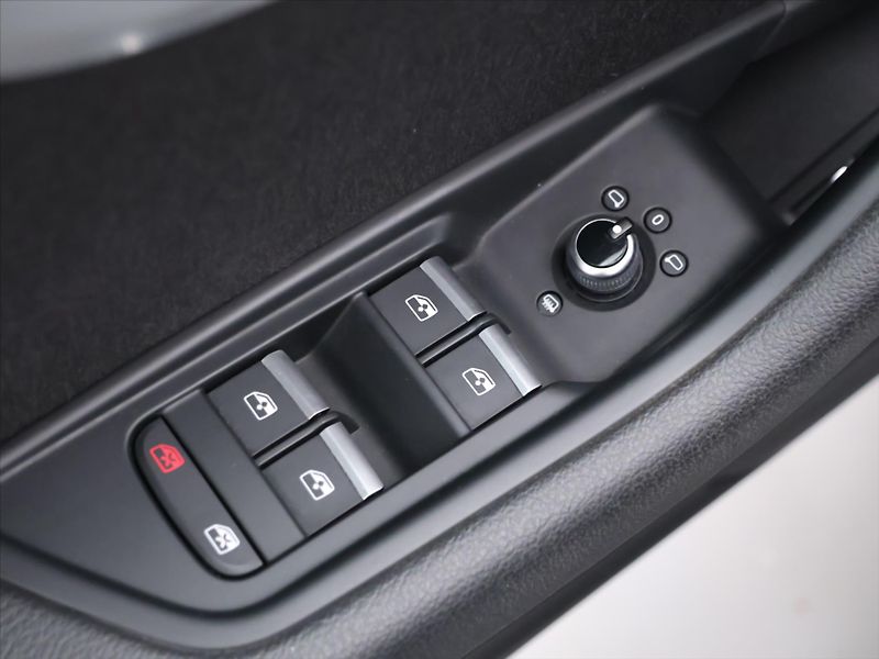 Audi A4 Avant 2,0 TDI 110kW Stronic LE - fotka 16 z 40