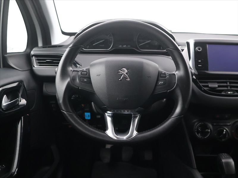 Peugeot 208 1,2 PureTech Klima CZ 1.Maj. - fotka 16 z 32