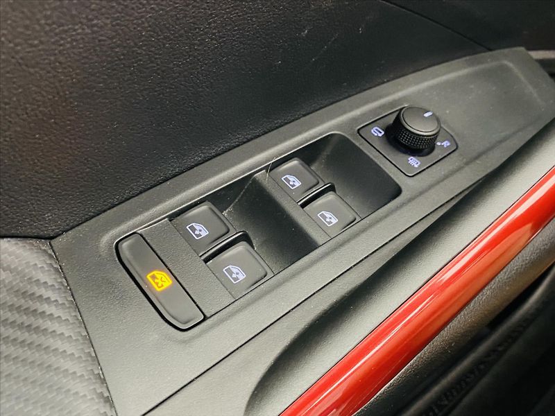 Škoda Fabia 1,0 TSI 85kW Monte Carlo - fotka 18 z 25