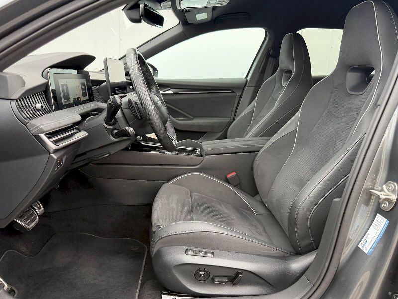 Škoda Superb (2025) 2.0 TDI 142kW 4x4 SportLine,2x - fotka 5 z 35