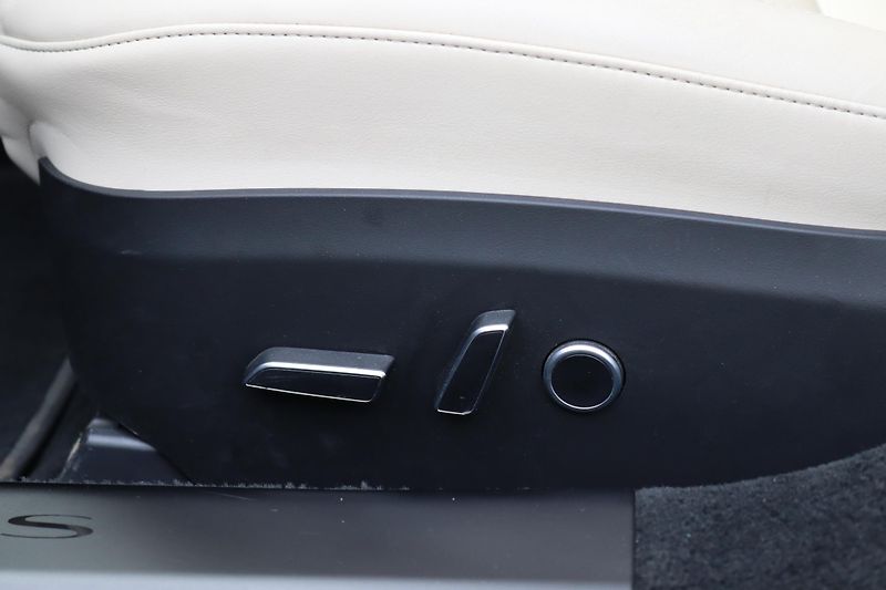 Tesla Model S LONG RANGE AWD 493kW - fotka 23 z 50