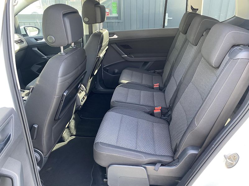 Volkswagen Touran 1.4TSI 110kW-1xMAJ-7MÍST-NAVI - fotka 32 z 44