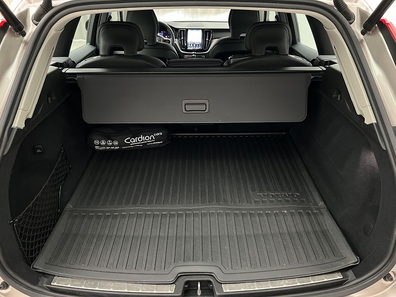 Volvo XC60 B4 AWD DARK PLUS AUT - fotka 5 z 39