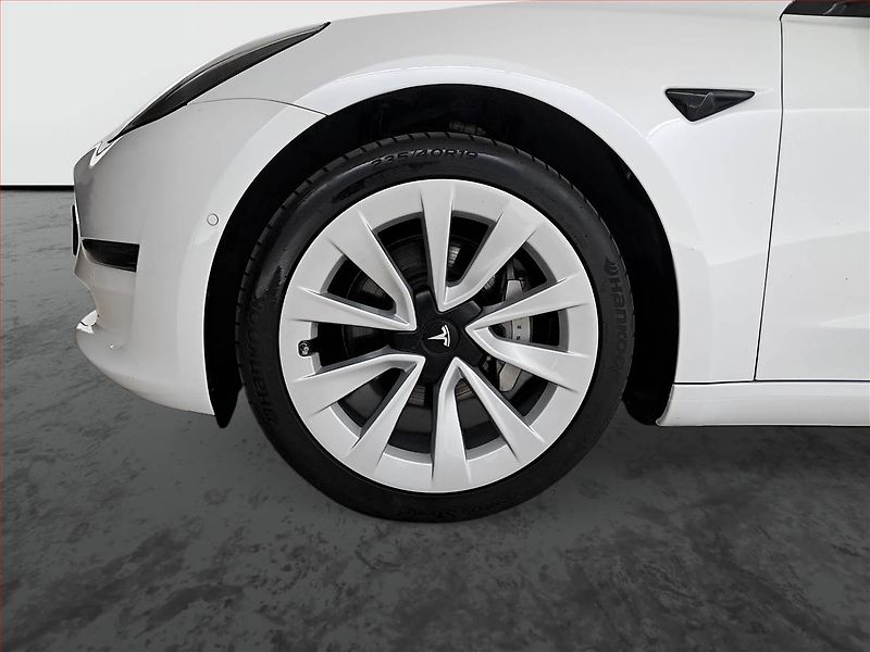 Tesla Model 3 (2019) Long Range 4WD 78kWh, SoH 84% - fotka 15 z 22
