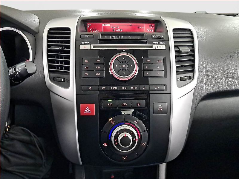 Kia Venga (2011) 1.4 CVVT, Tempomat - fotka 12 z 16