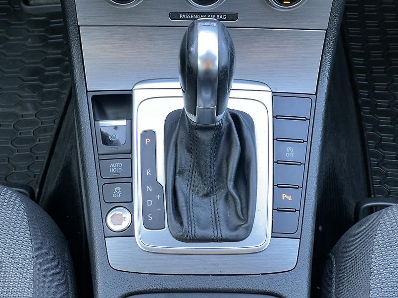 Volkswagen Passat 2.0TDi 103kw DSG odp. DPH - fotka 26 z 48
