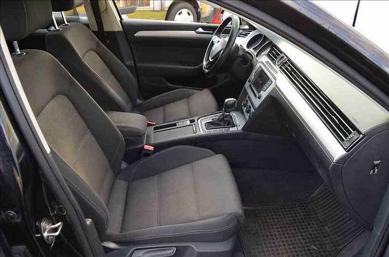 Volkswagen Passat (2015) VARIANT 2,0 TDI DSG - fotka 19 z 21