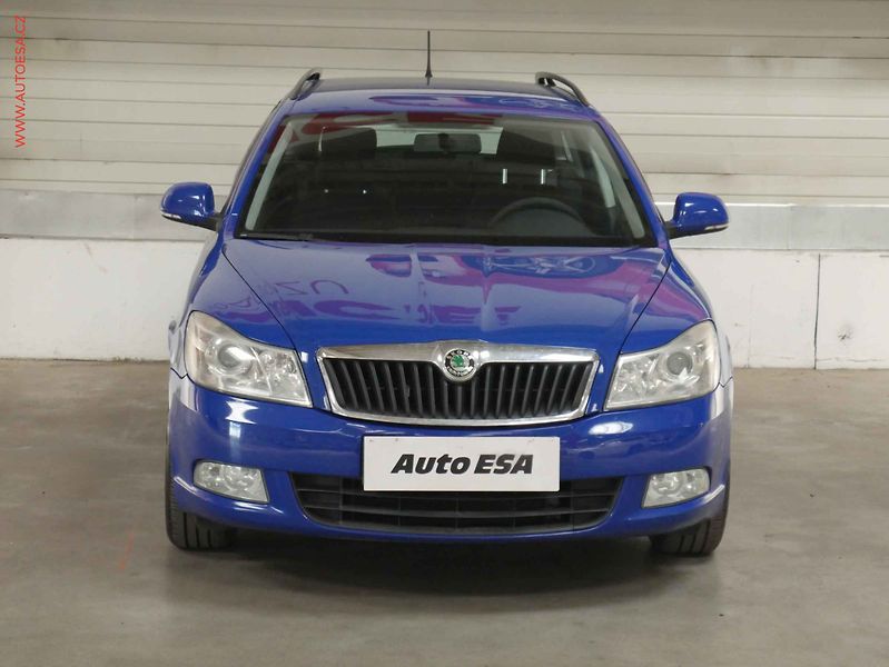 Škoda Octavia (2009) 1.6 TDi, ČR, AC, TZ, navi - fotka 2 z 15