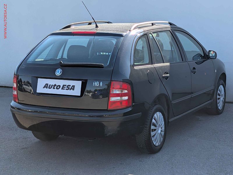 Škoda Fabia (2003) 1.4 16V, AC - fotka 6 z 12